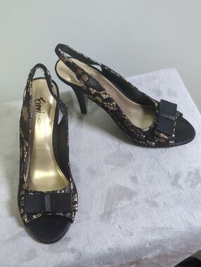 FIONI Night Black Lace and Gold Slingback Peep-Toe Heels, Size 7.5
